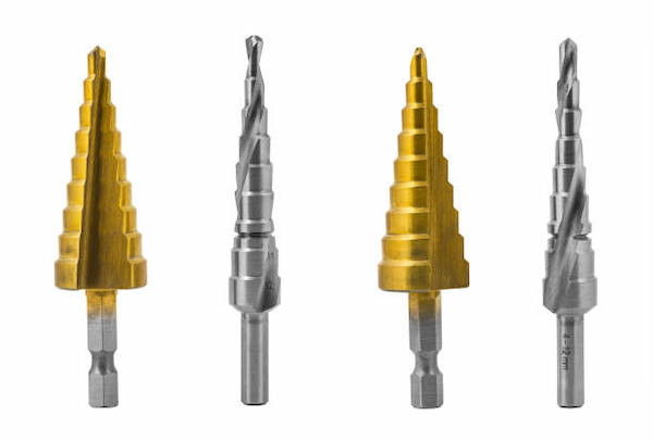 Silvery steel unibits with spiral or straight flutes for drilling different hole sizes. Golden titanium coating. Chip machining cutting tools